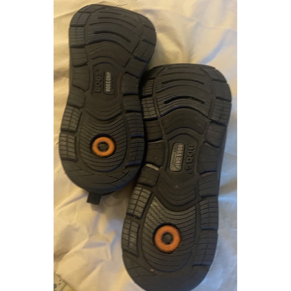 . Slip Resistant Shoes Bogs Grips Size 8.5 - Picture 5 of 5